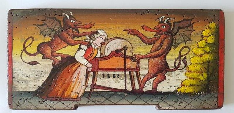 Bemalte Bienenstockstirnbretter - Der Taufel schleift die Weibszunge