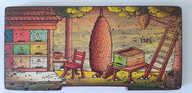 Bemalte Bienenstockstirnbretter - Vor dem einfangen des Bienenschwarms