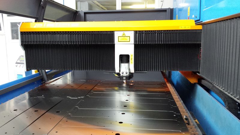 Laser Blechschneiden mit Laser PRIMA POWER