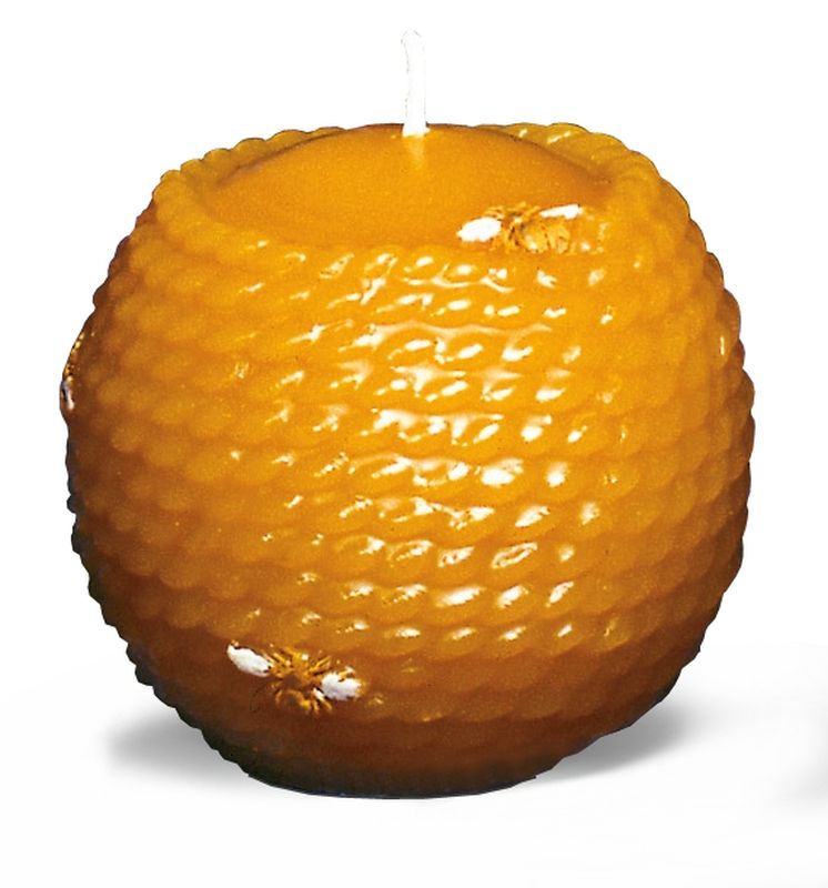 Bienenkorbkerze mit Bienen