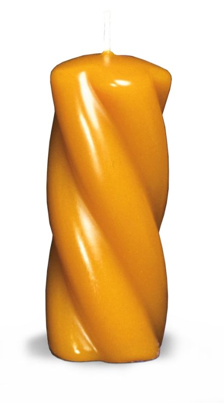 Kerze in gedrehter Form