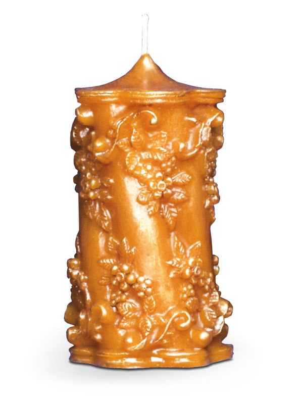 Kerze mit Verzierungen